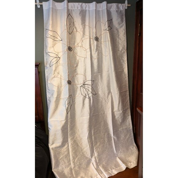 White Contemporary Drapes 2 Panels Large Embroidered Flowers Curtains 55 x 84 - Picture 1 of 12